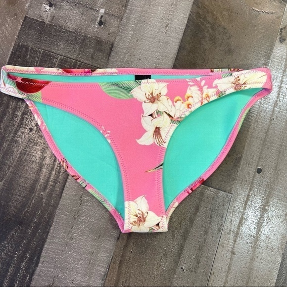 Triangl Floral Bikini Bottom size XL - Picture 1 of 9